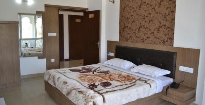 Hotel JMD Palace